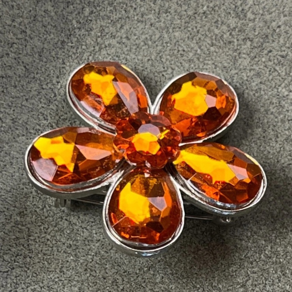 Amber Orange Floral Brooch Pin Rhinestone Flower Metallic Retro Statement - Picture 11 of 16
